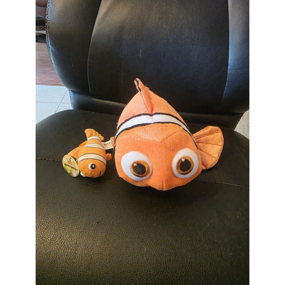 Disney Authentic Original Finding Nemo Orange Clown Fish Plush Retired Stuffed